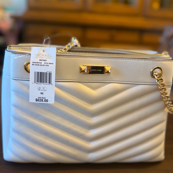 Michael Kors Cream Quilted Crossbody Bag MD - Picture 2 of 7